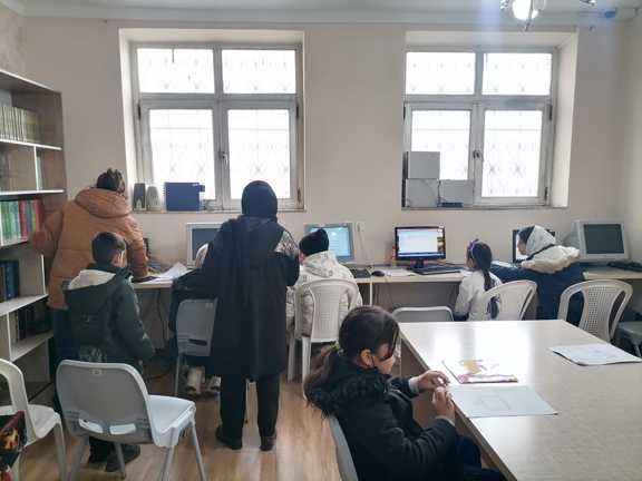 کلاس آموزشی برای کودکان نیازمند